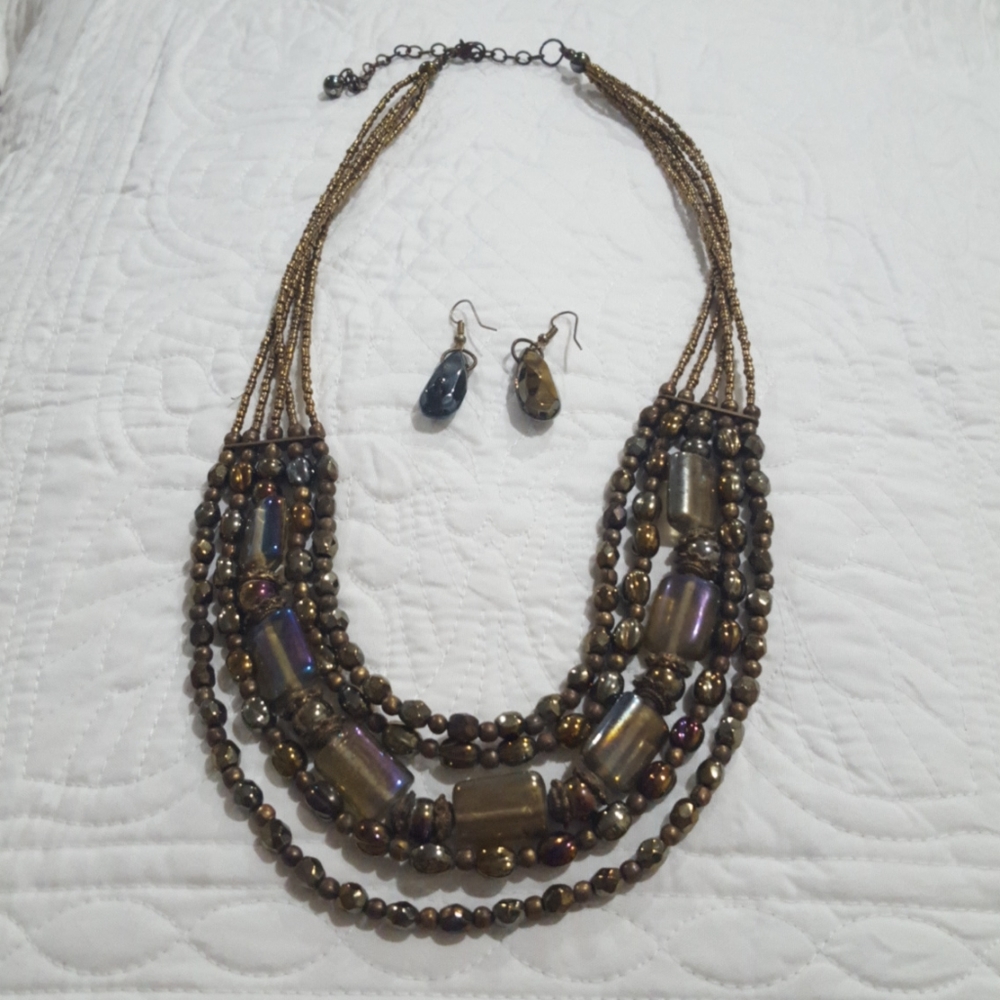 Necklace and earing set